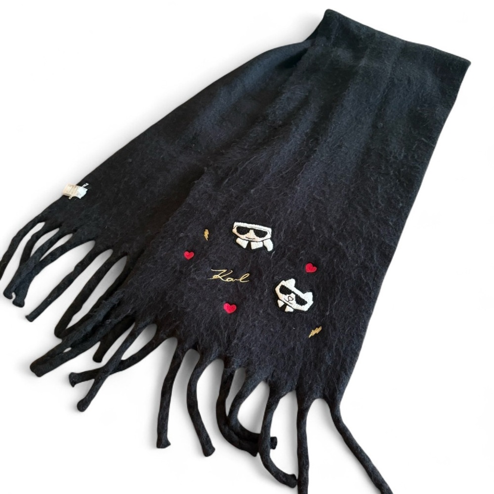 Karl Lagerfeld Black fuzzy scarf New